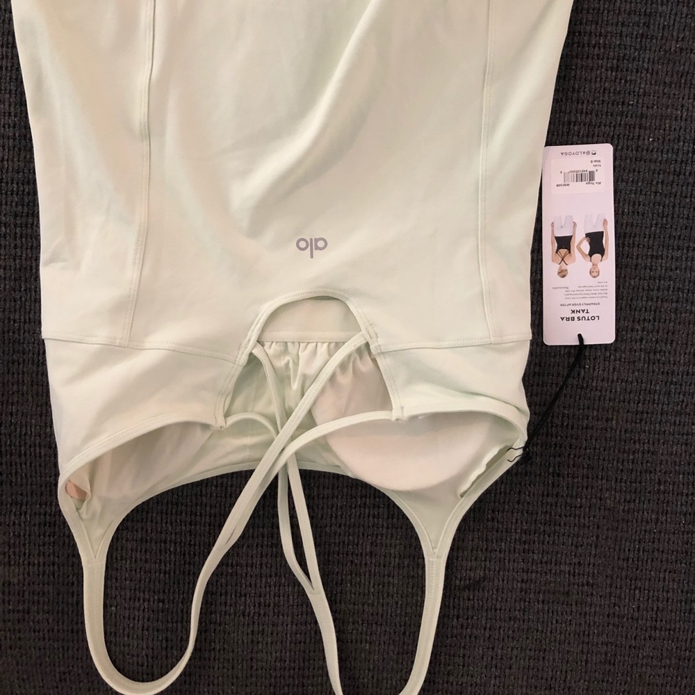 alo yoga lotus bra tank icicle color